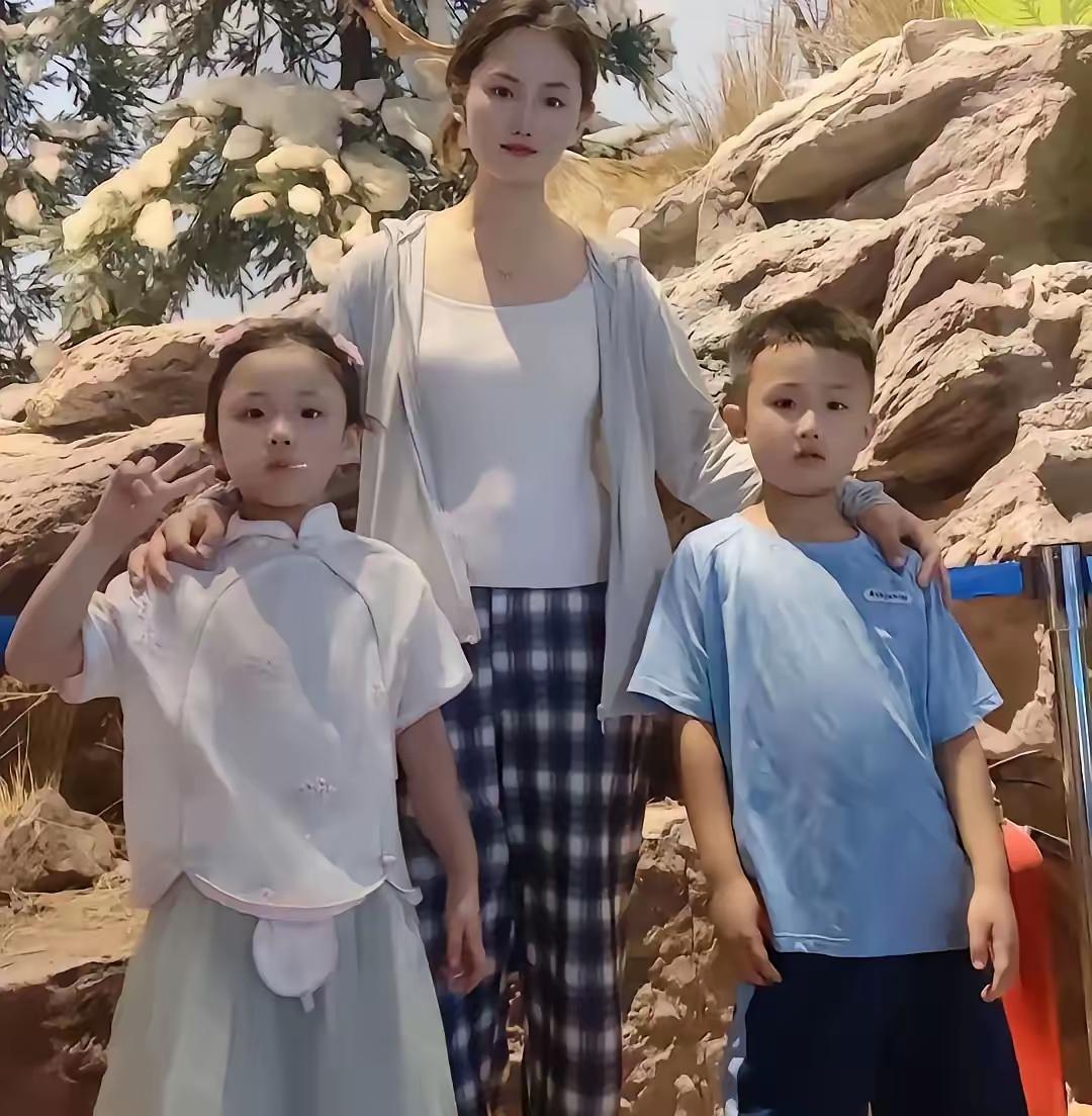 崔某太会伪装了，被杀一家三口的梁先生说，他家养了一只狗，那狗怀孕生病了，梁先生