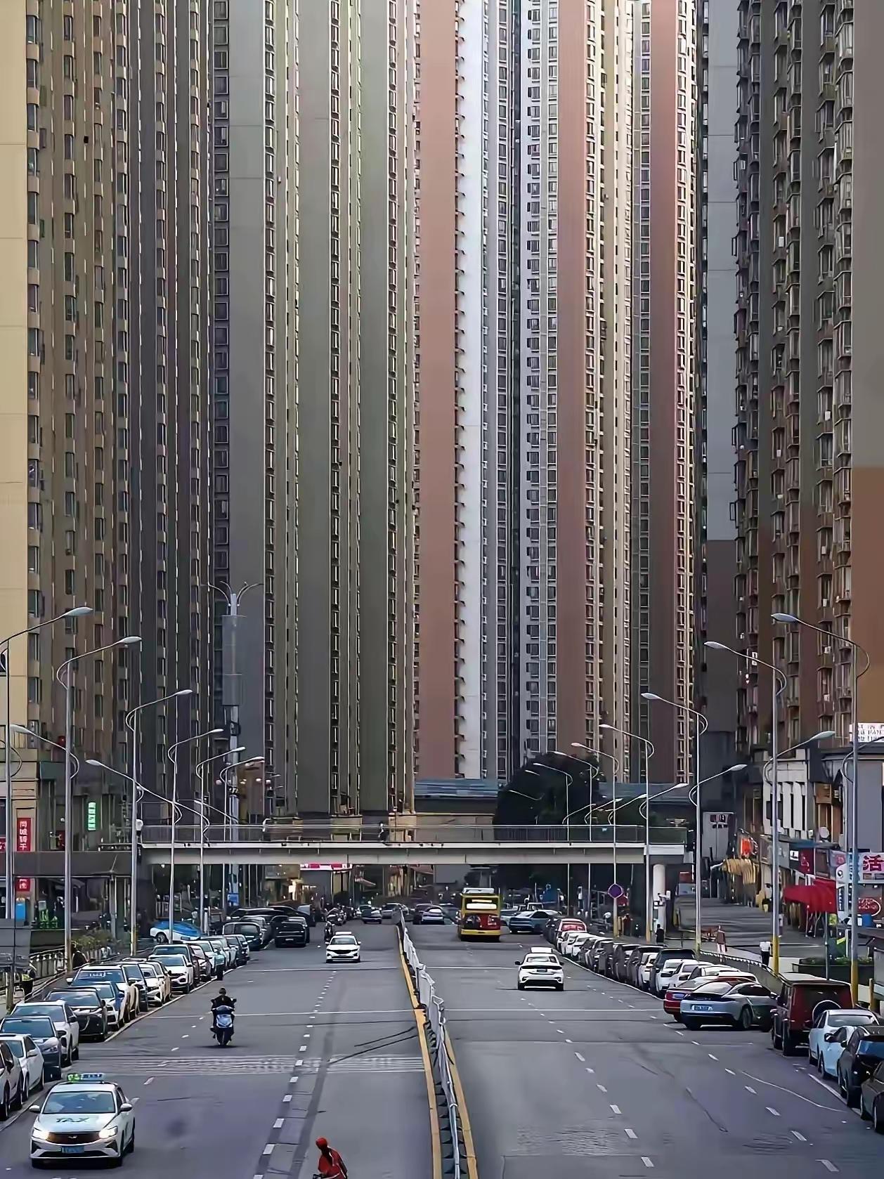 香港？太压抑了！习惯了单家独户的真对商品楼只有讨厌感[捂脸哭]