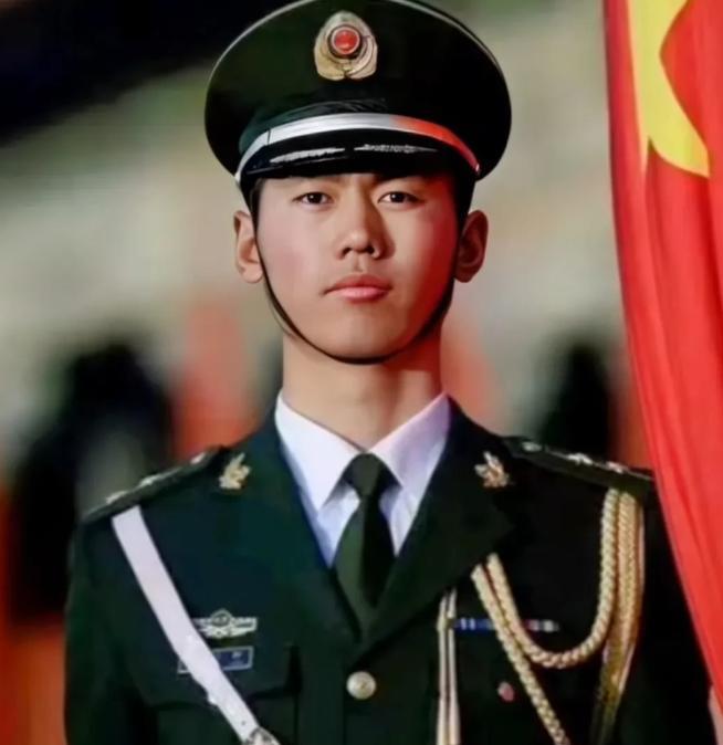 🐰谁也没想到，曾经被称为“最美升旗手”的退役军人张自轩，竟然放弃了令人羡慕