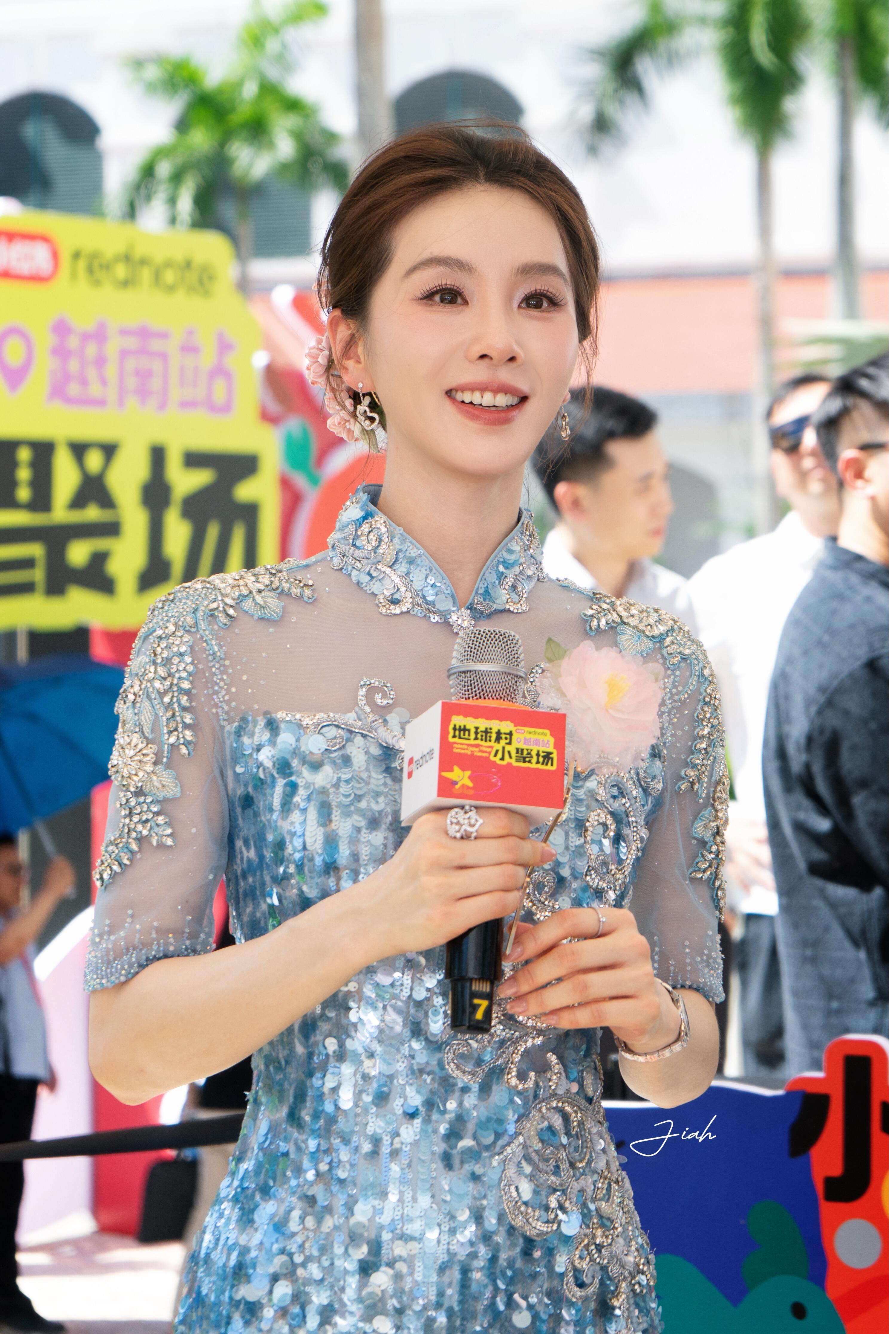 越南粉丝又分享了好多刘诗诗美图什么叫做国泰民安，看刘诗诗就知道了