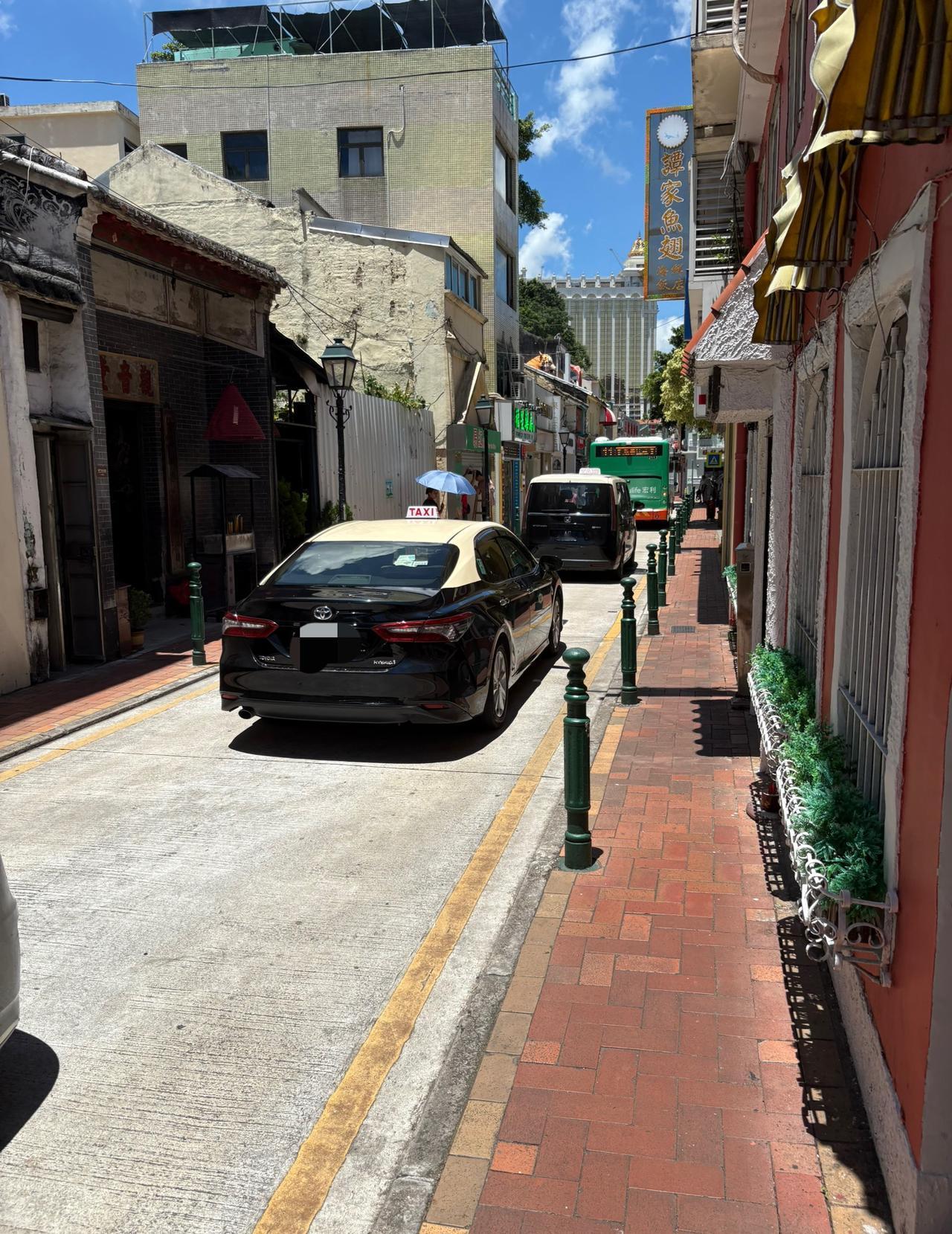 香港澳门的车，外观看起来为什么这么亮？在香港或者澳门旅游的时候，我都会发现一