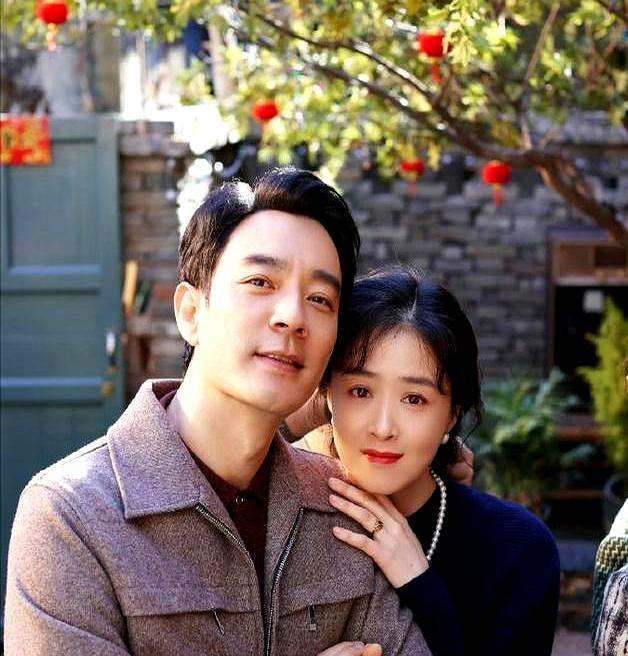 李光洁当众宣布再也不想和蒋欣合作了。这对相识近三十年的老同学，体面似乎碎了。