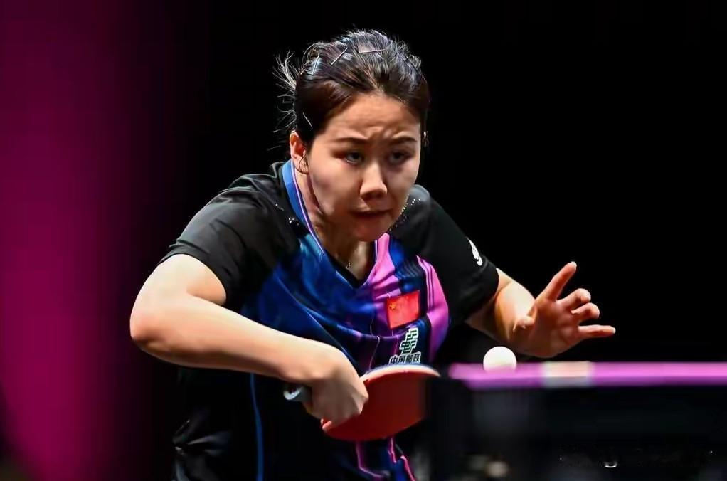 WTT美国大满贯正赛首轮继续进行，出战的两位中国女单选手都取胜晋级，小将覃予萱3