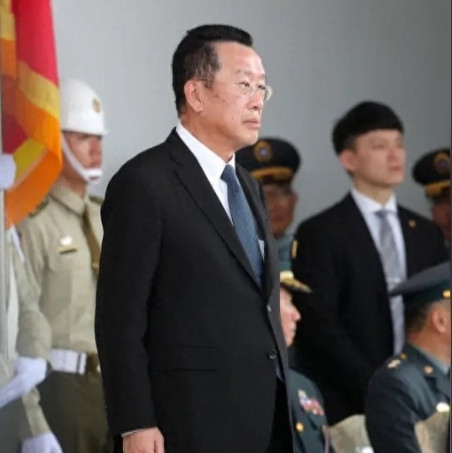 25日凌晨至26日下午，解放军大约38架战机6艘战舰在台海周边例行常规训练活动，