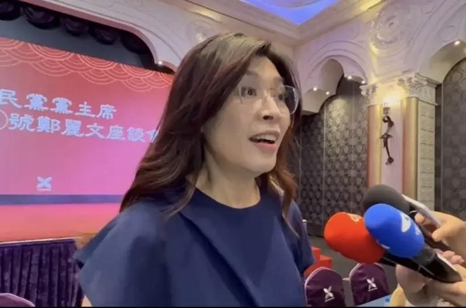 郑丽文一声“不可能”，戳破了绿营的搅局套路郑丽文听到“开票不公开”时，那声脱