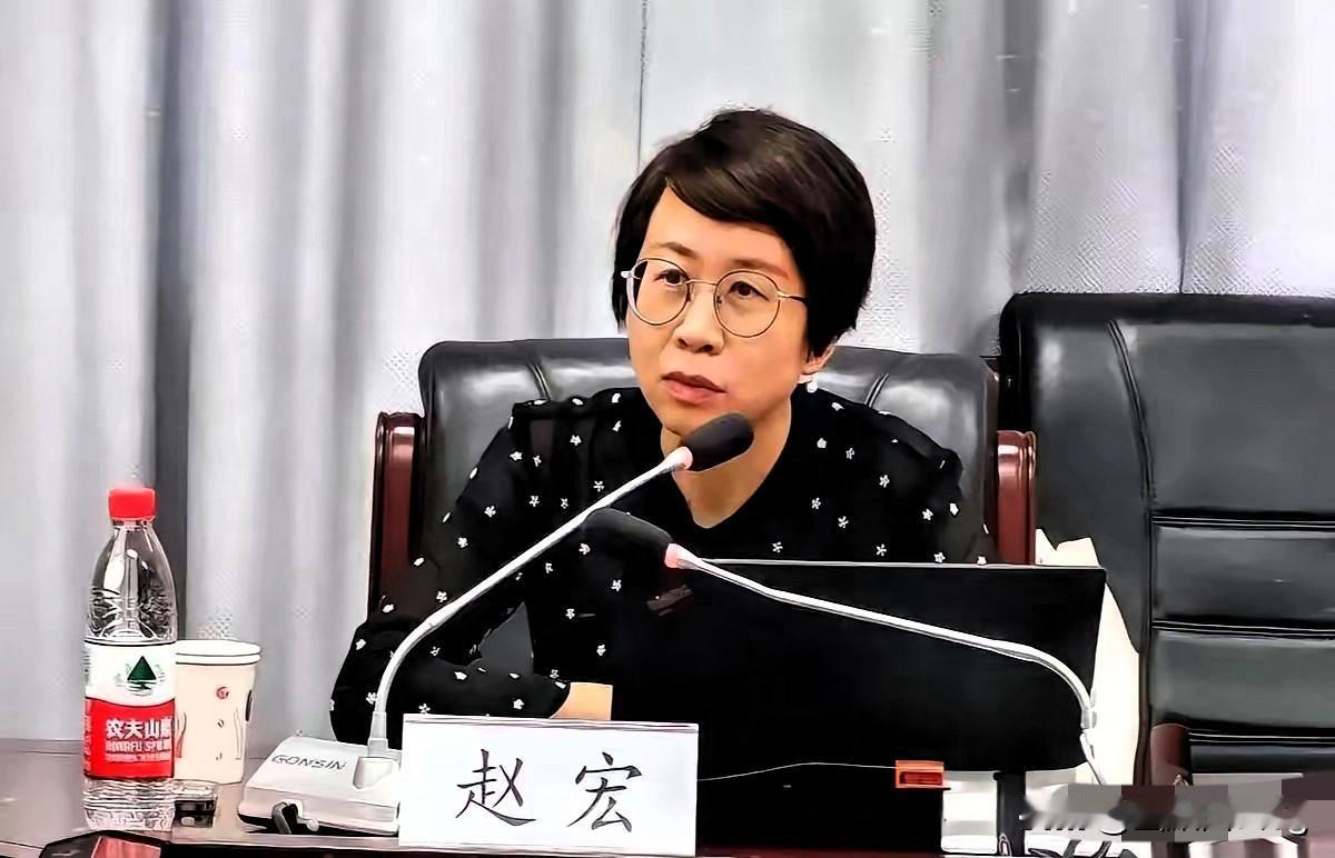 昆山反杀案的法学大咖，不是迂腐是“坏”得明目张胆！刀架脖子的7秒生死瞬间，普