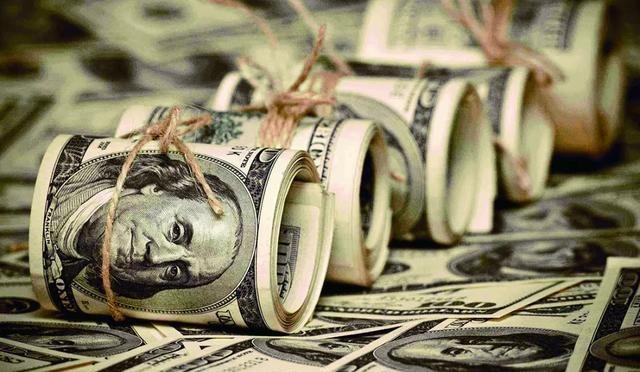 美国欠中国钱，给中国打了欠条，现在中国让美国还钱，美国还不起，中国把这个欠条卖给