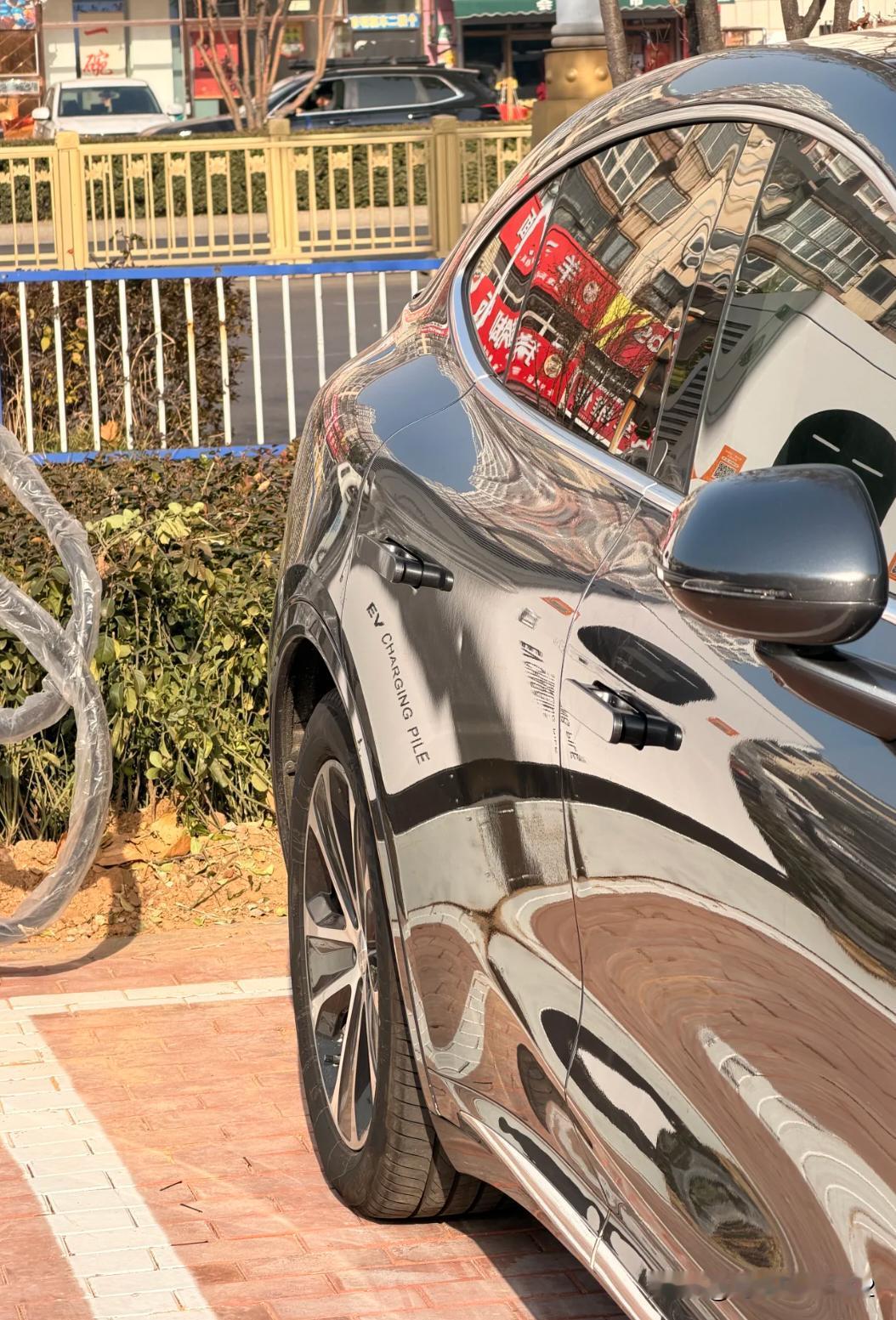 开门杀，没那么容易解决🤣但我决定死磕到底发现案件第一时间报交警了，jj说不