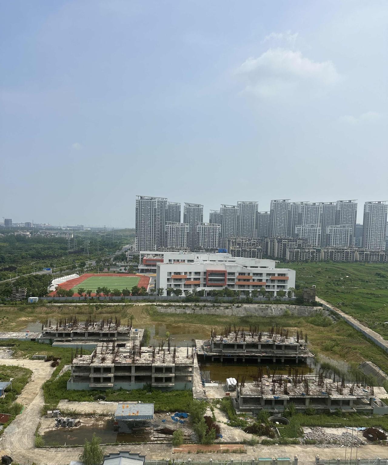合肥唯二住宅烂尾，没有开始销售就爆了…图一：新站佳兆业；图二：佳源阅庐璟园。市