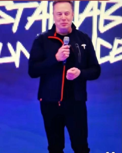 在特斯拉最新的股东大会上，马斯克又整了个大动作！2026年量产500万辆无人