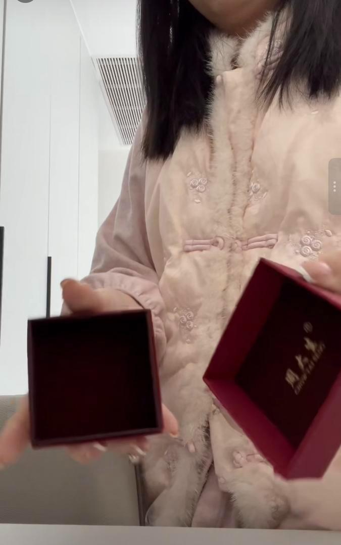 11月21日浙江金华的戴女士在安徽宣城卖家苏女士手里，花1.878万元