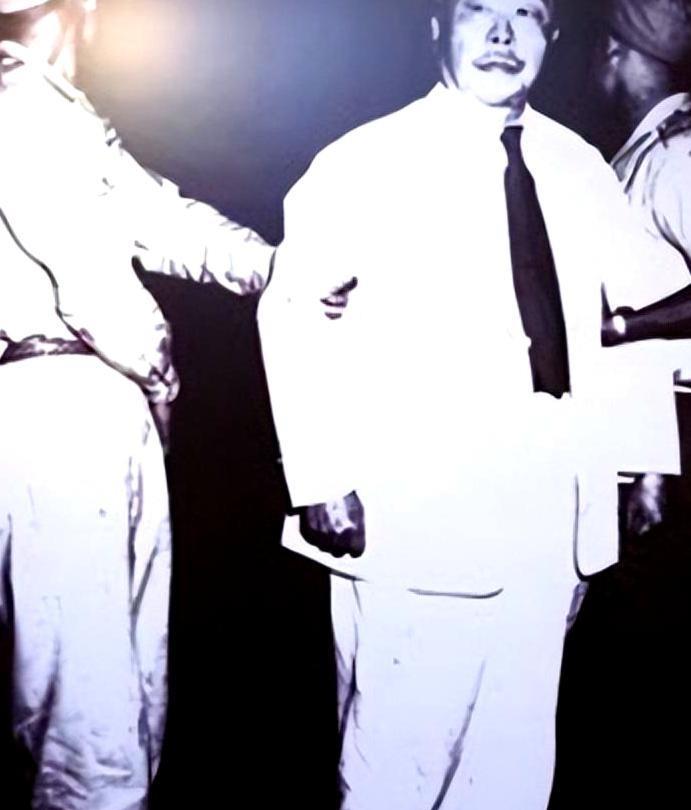 1950年6月18日，国民党高级将领陈仪被押赴刑场。临刑之际，昔日同僚蒋鼎文命人