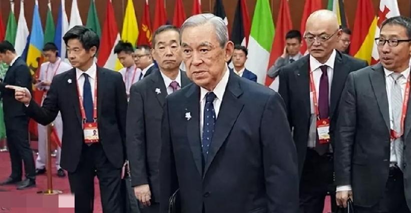 日本组织了约80人的豪华访华团，结果临行前，突然通知：接待不了，推到11月或12