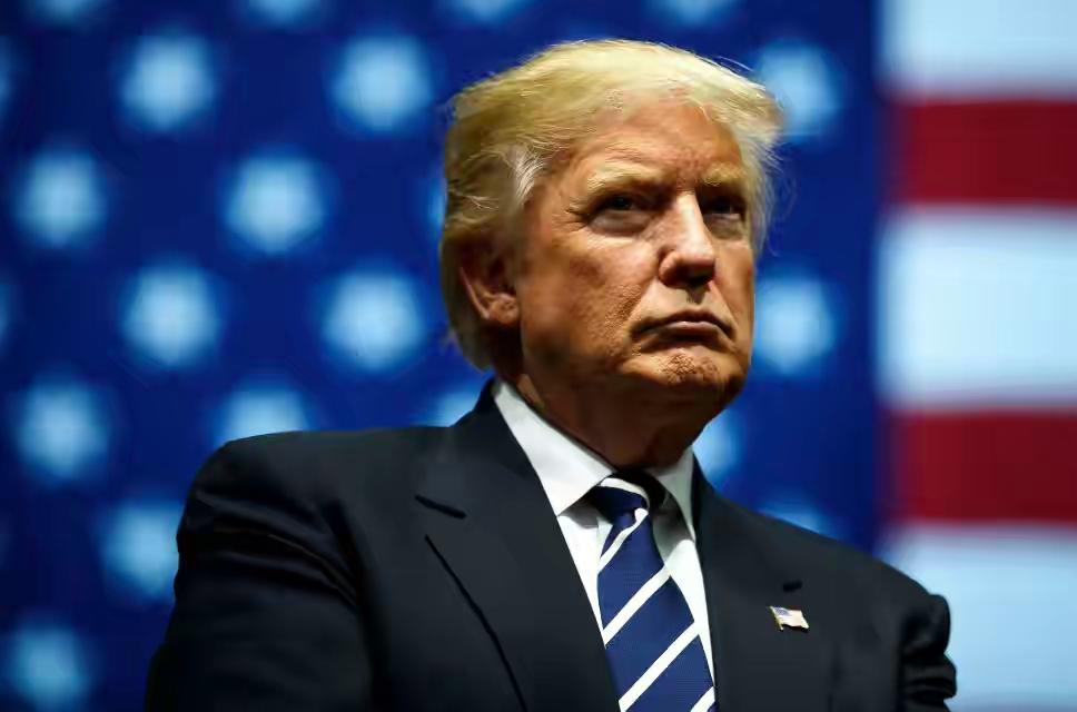 特朗普频频放风拟4月访华，却同步在科技、贸易、海外布局上持续围堵中国企业，一手谈