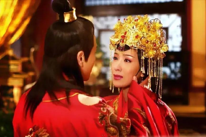 1462年，15岁的太子朱见深宠幸了比他大19岁的乳娘，从此一发不可收拾。一次，