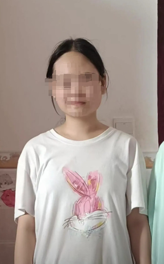 广西右江民族商业学校的18岁女生李某君自杀身亡，遗体六天后才被人在广西右江找到。