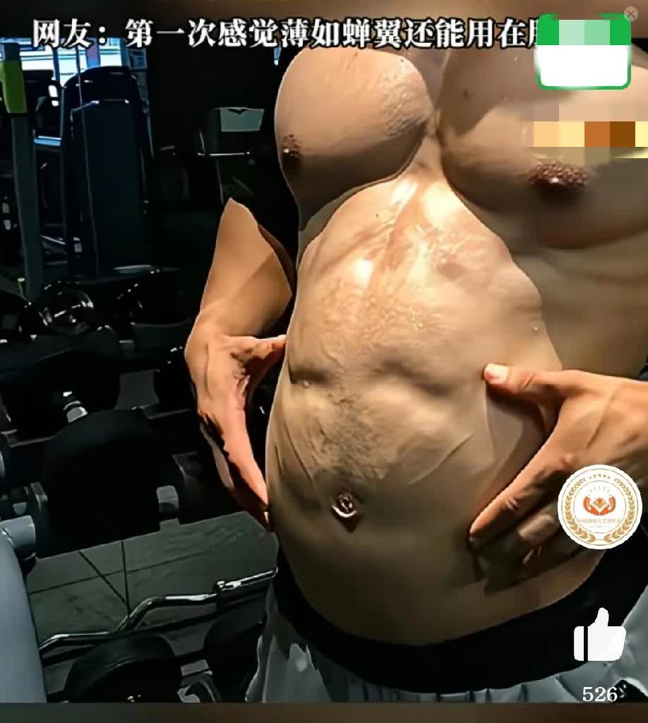 感觉好恐怖啊！一男子健身，皮下脂肪几乎没有!好看还是健康