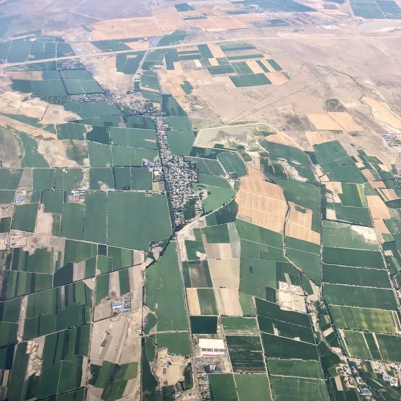 新疆决定中国上限，故土新归大有可为新疆，这片166万平方公里的土地，藏着支撑