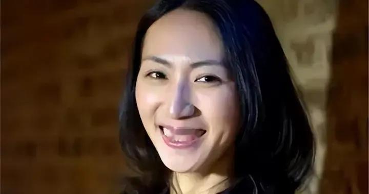 又一个邓文迪! 27岁博士毕业, 4年生3娃, 能替前“世界首富”花钱