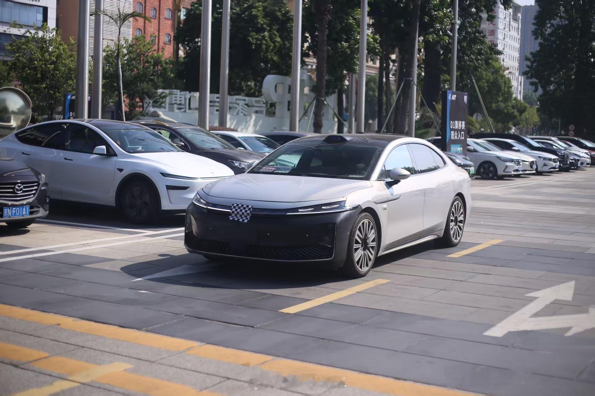 昊铂新车，有点小帅[doge]​​​