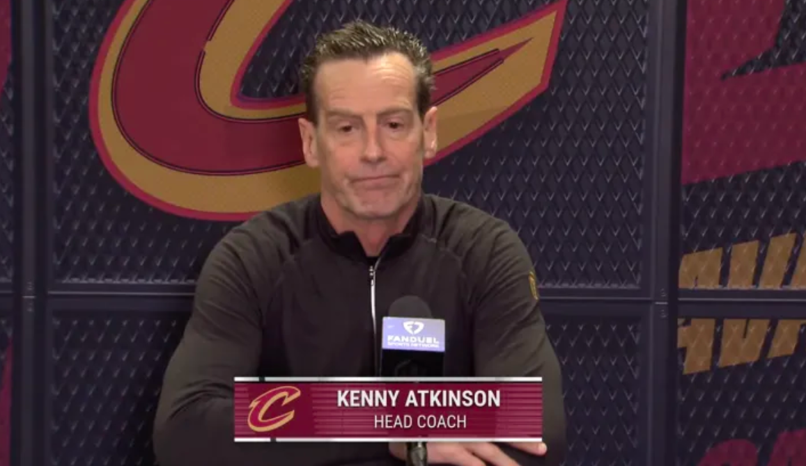 NBA常规赛，克利夫兰骑士队以118-113的比分击败夏洛特黄蜂队。在赛后采访