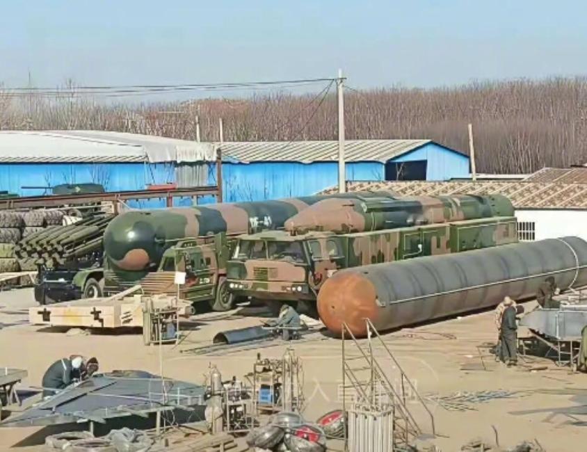这下，美国完全可以放心了！ 中国的东风-41、东风21D导弹，以及歼-20战机都