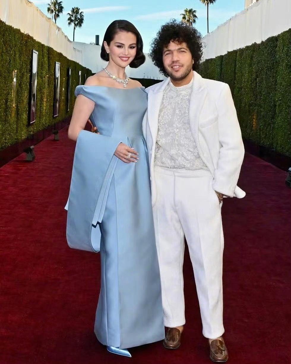 欧美八卦新闻，妈妈耶！！赛琳娜的未婚夫BennyBlanco透露即将和赛琳娜