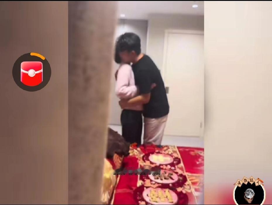 笑不活了，新婚夜解清帅衣服都脱光了，搂着王正正准备亲上，没想到他的妹妹们和侄子、
