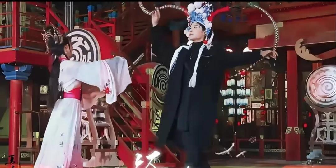 说实话，都知道郑业成是京剧武生出身，可是有多少人看过他唱的京剧呢？不过没看过正