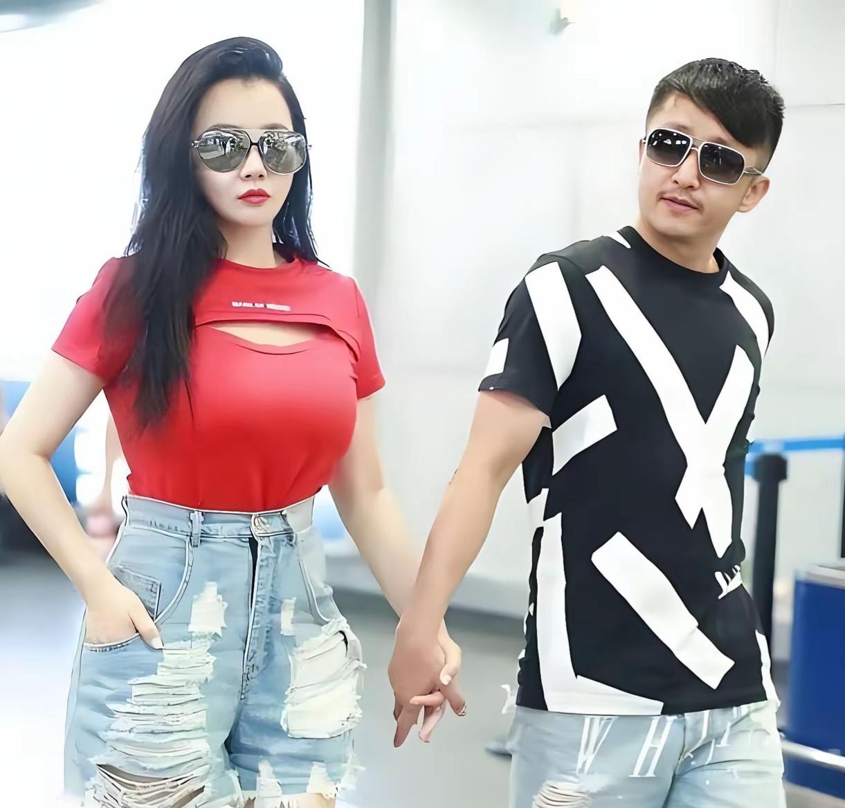 有网友问：如果你是邹市明的母亲，还会让45岁的儿子出去打拳击吗？我相信90%的妈