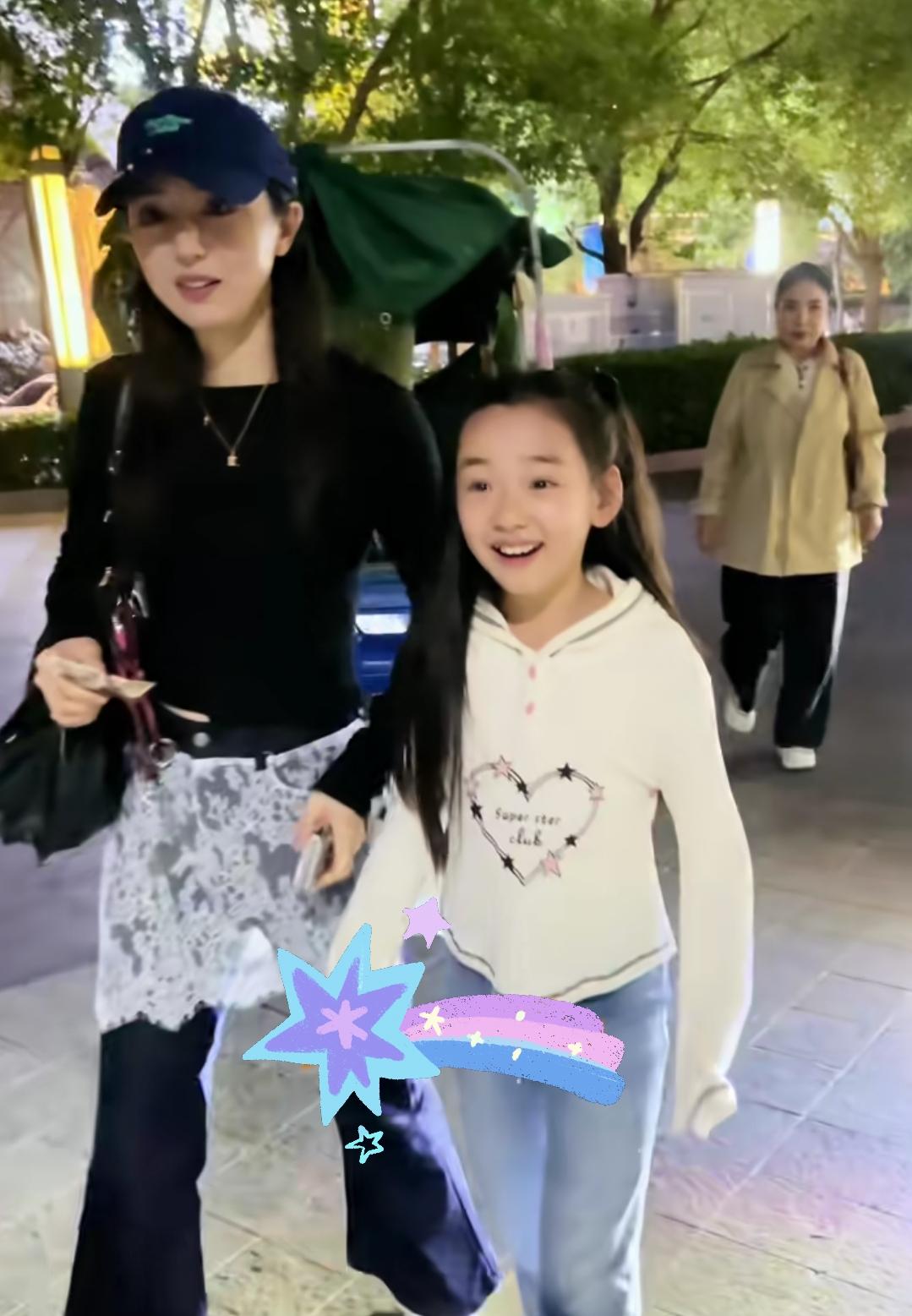 9岁小酒窝，真的是老天赏饭吃的那种。小小年纪，便集美貌才艺于一身。而且又积累