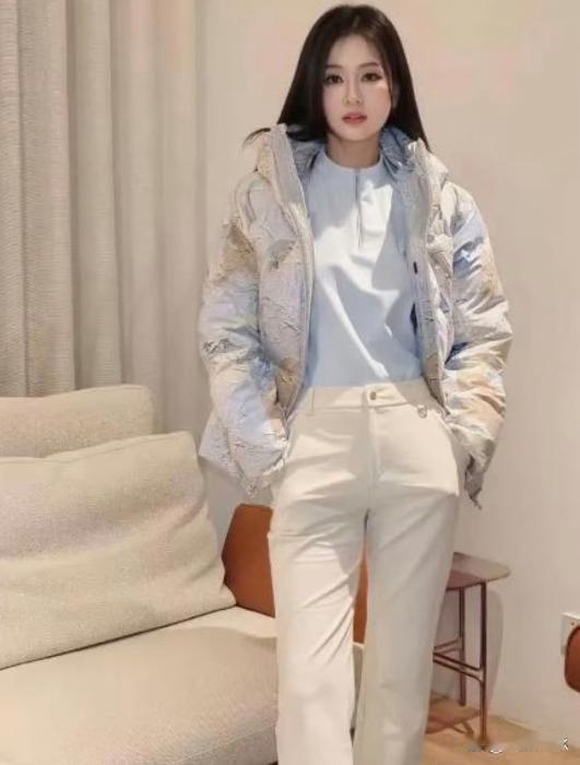 乔欣婚后模样变了，温婉不少