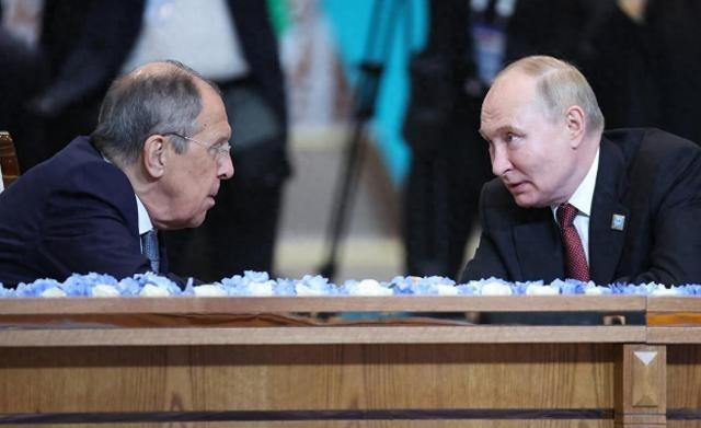 俄罗斯政坛最近爆出大新闻，执掌外交部21年的拉夫罗夫，突然在两场关键场合“失踪”