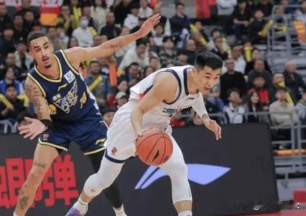 今天山东男篮不敌广东男篮一战，山东后卫高诗岩全场三分球6投全失，登场24分钟没有