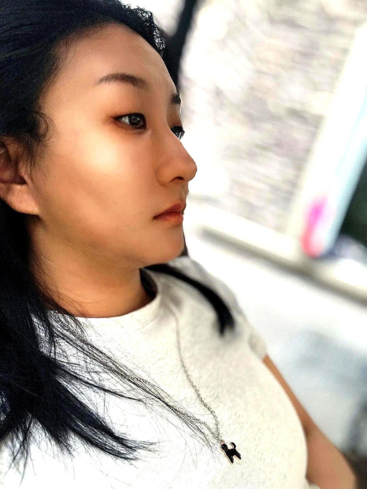 大半夜，就为了一句“咱们也开始存钱买个婚戒吧”。月薪一万四的省级体制内男友，直接