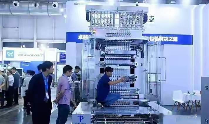 荷兰安世半导体总部对着全球客户放狠话,结果反倒把自己架在火上烤。10月22日,