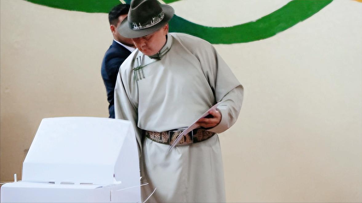 最近蒙古国政坛突然传来大消息，短短几天时间，总理人选直接迎来大变动，就在3月27