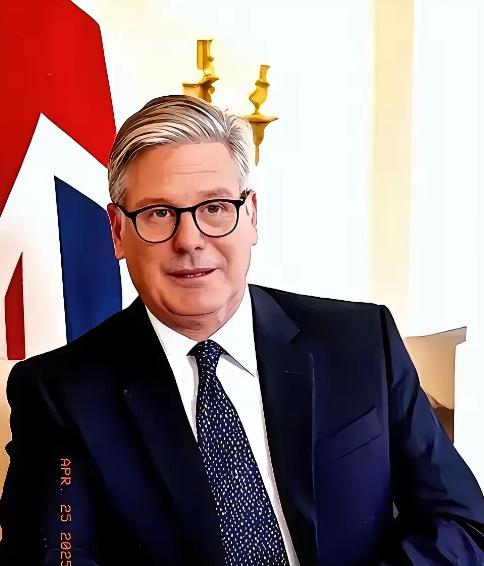 见过这么明抢的吗？ 5月11日，英国首相斯塔默当着全球的面摊牌了：这周就把法