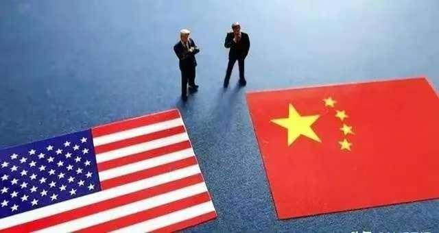 退路已经被堵死。关税在收紧，芯片在断供，稀土在上锁。港口、工厂、金融系统同时承压