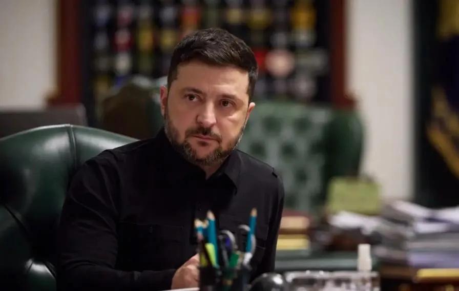 近期，西方媒体越来越多地发表文章批评乌克兰总统泽连斯基。在以美国为首的媒体揭露的