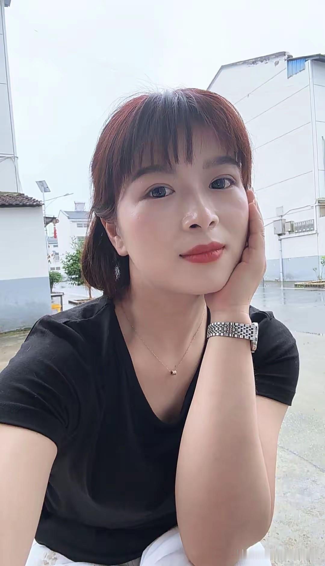两口子两夫妻关系好不好恩不恩爱只要看一眼就够了非常的准假如两口子一同走