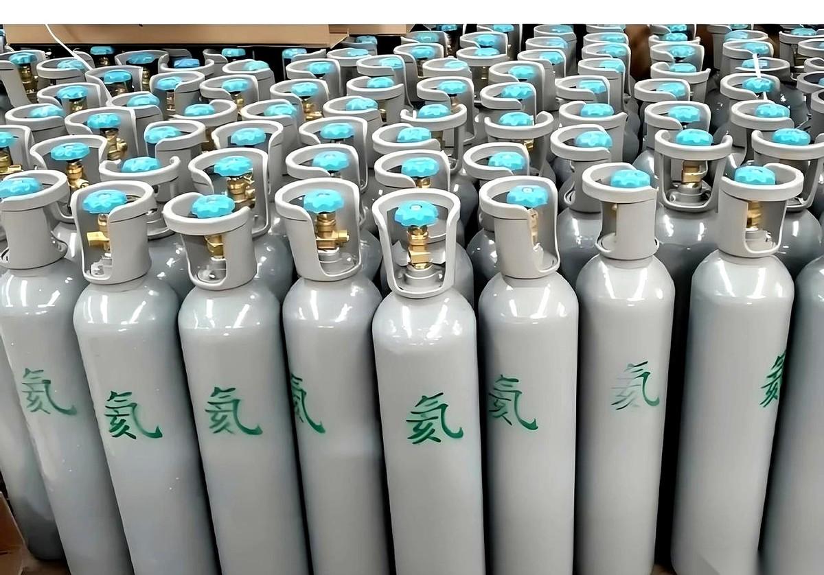 4991吨，这数字就像根针，扎在国内所有高端工厂老板的心口上。这是我们一年要从
