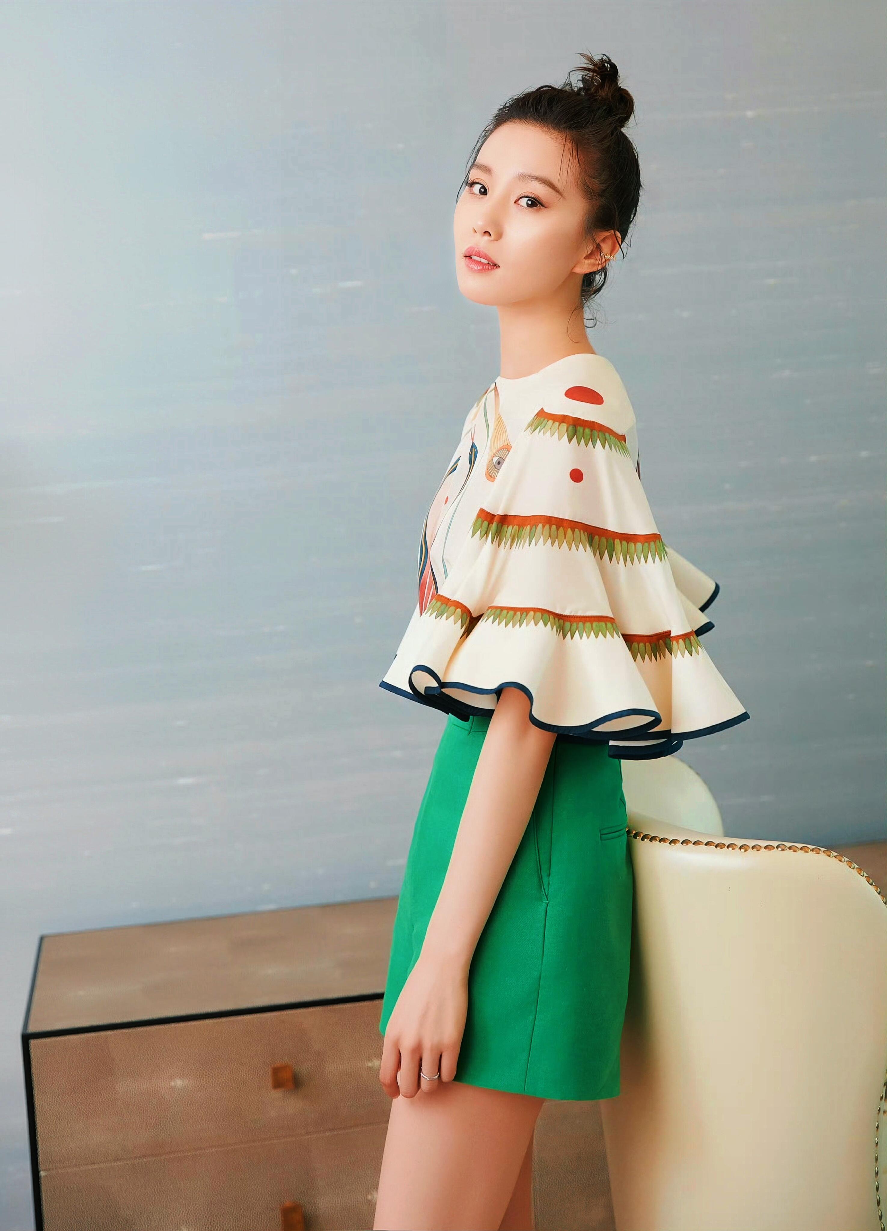 刘诗诗出席相宜本草品牌活动