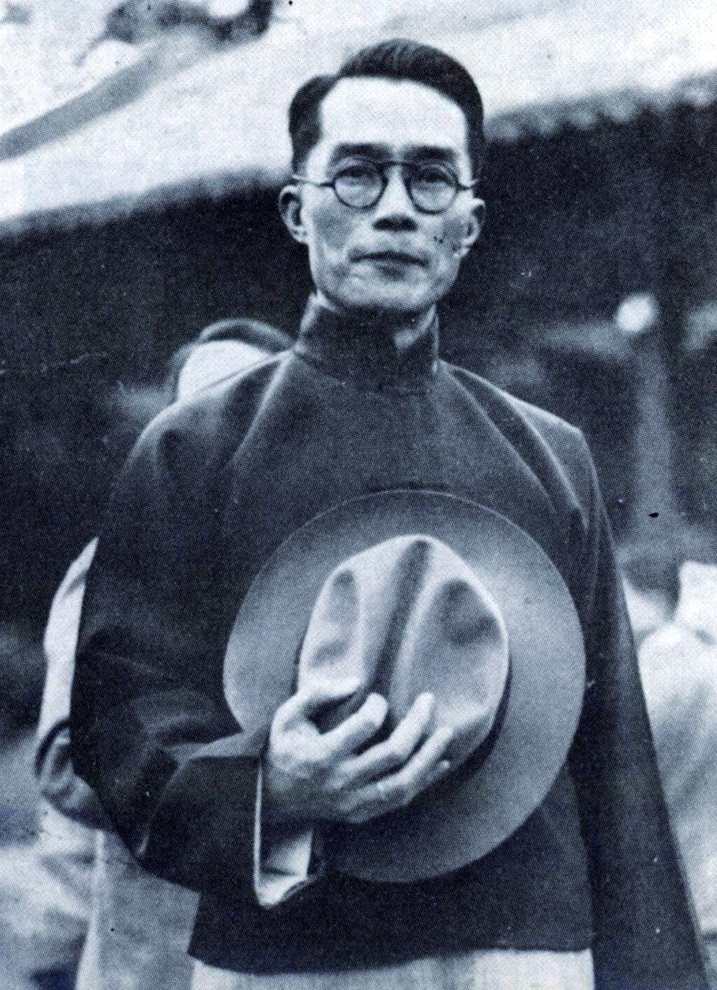 龙云：我女儿报考西南联大附中，竟然落榜，你问梅校长到底怎么搞的？秘书：我打听过