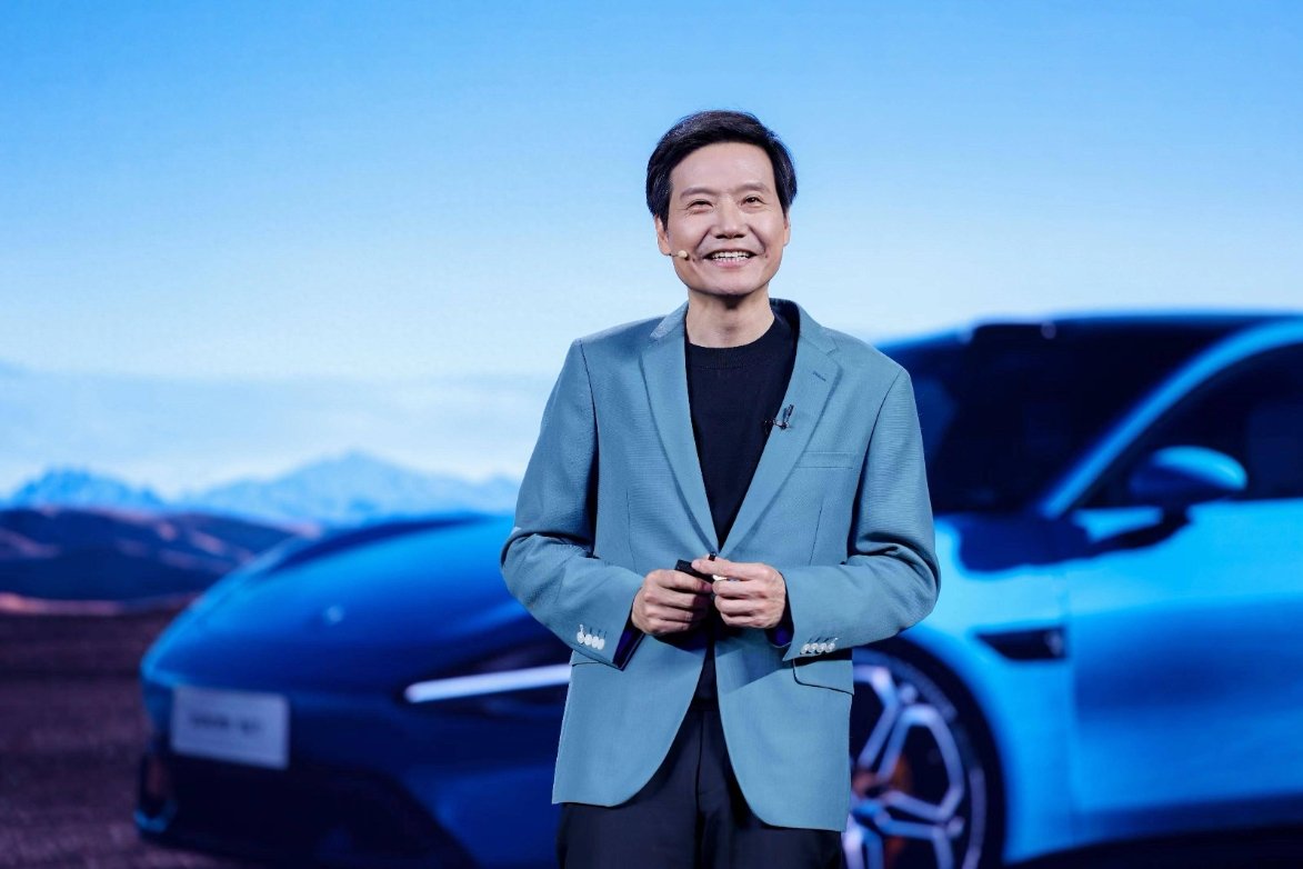 【雷军重申10倍投入造安全好车】小米创办人，董事长兼CEO雷军与多位小米专家在小