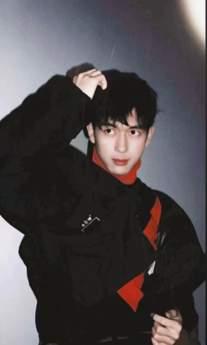 优酷综艺发力发的是男友力黄景瑜×金晨的双A组合我能磕100遍！宽肩窄腰配飒爽赛车