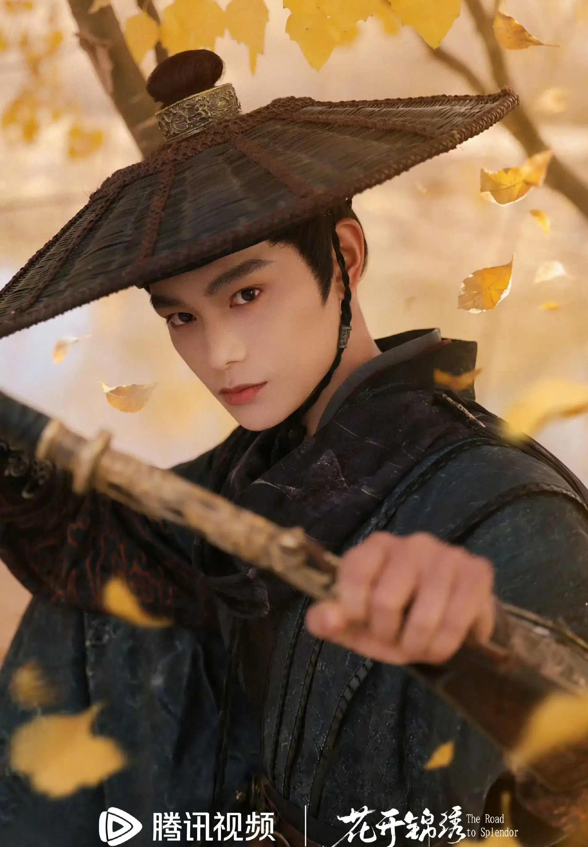 丁禹兮高中就开始“跑龙套”？《花开锦绣》热播，男主演员丁禹兮又一次引起了大家的关注。刚出场，丁禹兮就