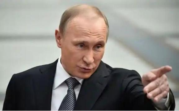 北约一旦踏入俄罗斯本土，中国就必须出兵？很多人还陷在这种兄弟义气的幻想里，错了！