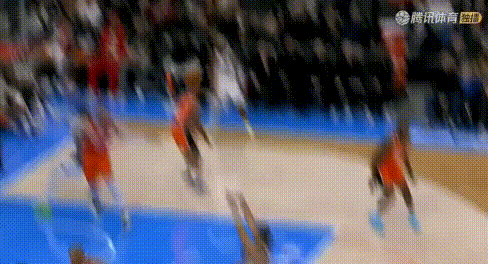 半场6个——克莱这3分太吓人了！下半场3分8中6狂砍23分，突然就开了，还是一