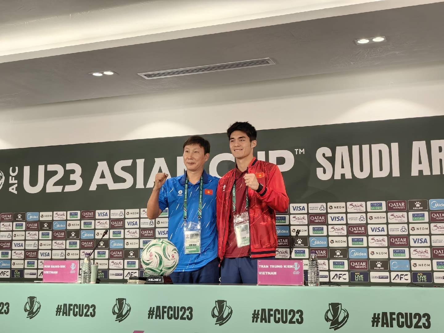 【越南U23主帅赛前曾称希望与韩国会师决赛，结果双双落败】在U23国足vs越南U